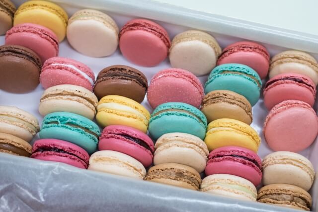 小規模菓子店にうれしい小ロット対応パッケージ箱の活用法